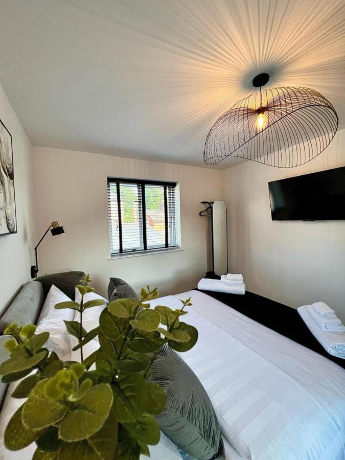 Charming 3-Bed House With 1 Parking Space Canterbury Exterior photo