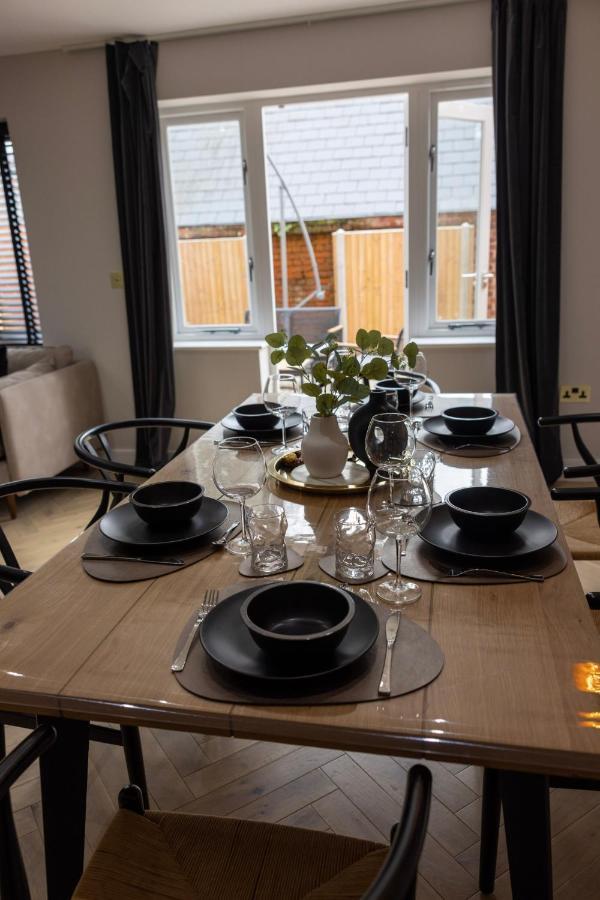 Charming 3-Bed House With 1 Parking Space Canterbury Exterior photo